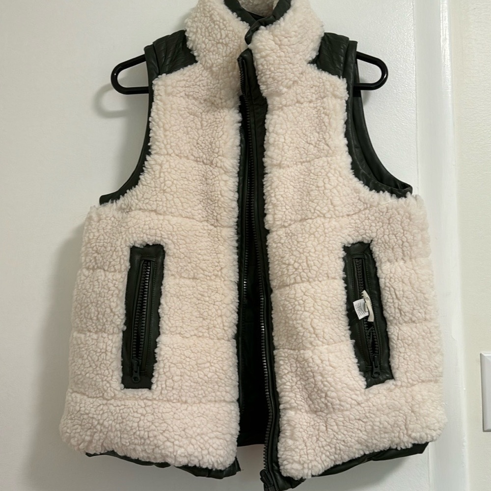Tuckernuck Leather & Shearling Reversible Beckham Vest